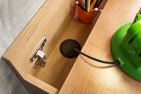 Рабочий уголок Лойс